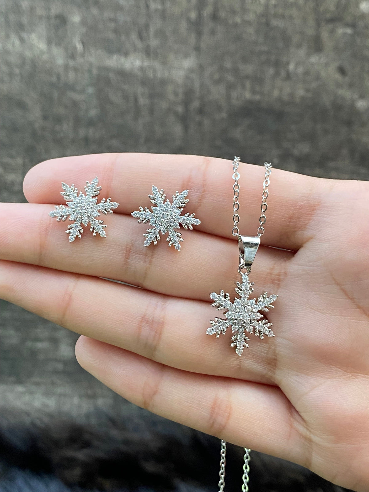 Snowflake Zircon Fashion Pendant and Earrings